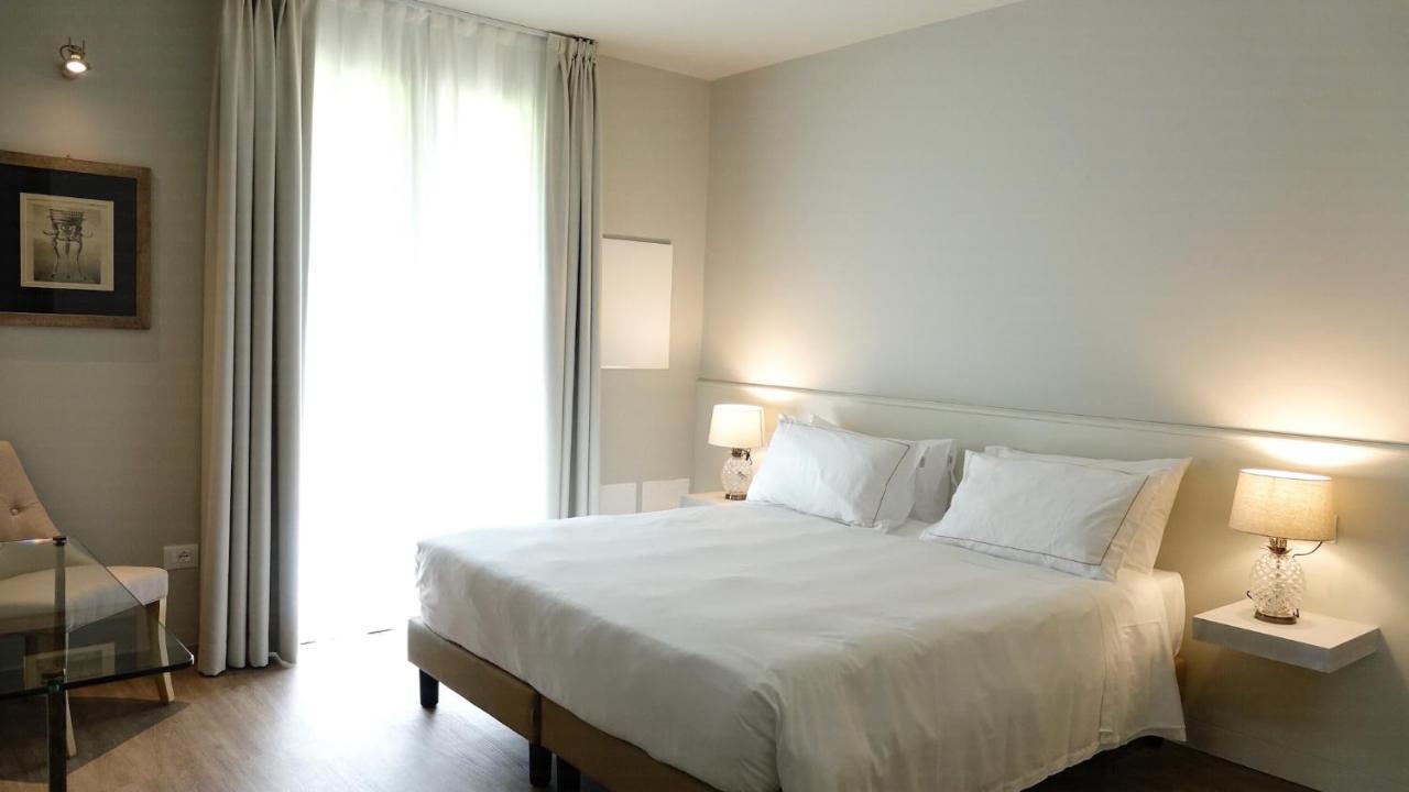 Splendido Bay Luxury Spa Resort Padenghe sul Garda Buitenkant foto